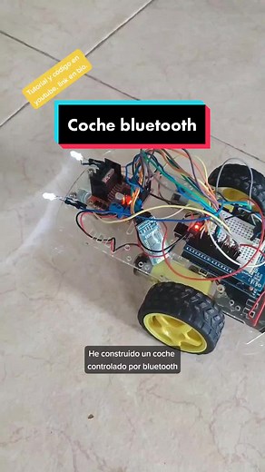 🚗 En este vídeo os enseño cómo funciona un carro robot controlado por Arduino y un módulo bluetooth. #arduinocar #cocherobot #arduinoproject #entretenimiento #vadechips #carrorobot #bluetoothcarro #bluetootharduino