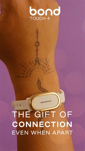 Long-distance doesn't need to be so hard 🌎 Stay close with loved ones, no matter where life takes you! Bond Touch 4 bracelets let you feel each other's touch from anywhere 💕 Feel the love, wherever you are. | Bond Touch