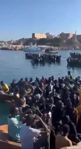 15K views · 296 reactions | LE BILAN DES 12 ANS DE MACKY SALL : Presque 500 sénégalais répartis en 6 pirogues dougue naniou Espagne tay! Sunugaaal . | 1 Million March for Senegal | Facebook