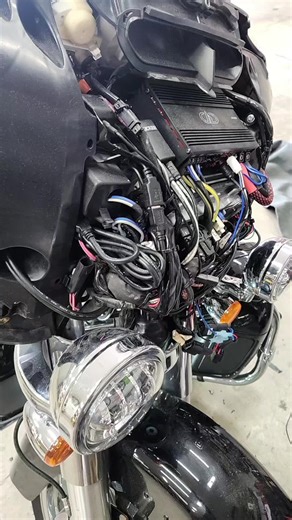 Motorcycle build at advanced audio gulfport #advancedaudiogulfport #motorcycle #soundsystem #lights #harleydavidson