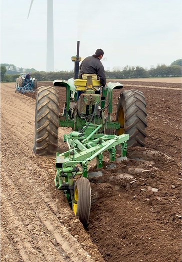 Ploughing with John Deere 4020 at Southwell Match