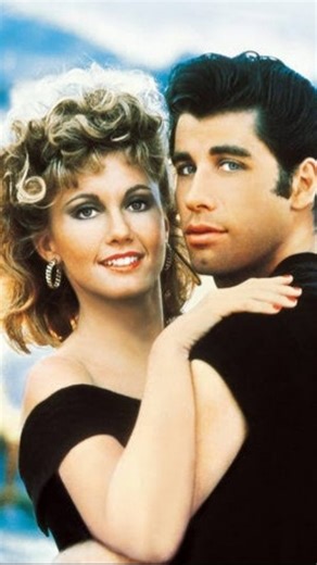 Notas Críticas on Instagram: "🎞 Cena do filme "Grease: Nos Tempos da Brilhantina" [Grease - 1978]. ✅️ Siga: @notascriticas 👍🏻 Gostou do conteúdo? Curta e compartilhe! 🎬 Notas Críticas por Társis Dantas [Desde 2010]. #notascriticas #filmes #movies #cinema #grease #olivianewtonjohn #johntravolta"