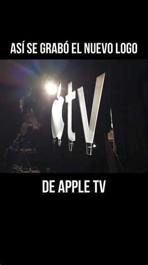 192K views · 3.5K reactions | Así grabaron el nuevo logo de "Apple TV", que saldrá al iniciar sus producciones . Fue creado con vidrio y capturado en cámara, no hecho digitalmente. | Phillip Chu Joy | Facebook
