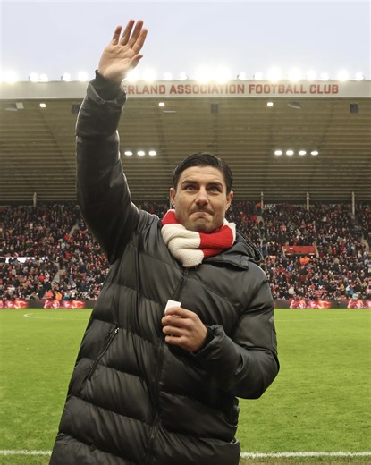Great to see you back at the Stadium of Light, Josh 🥊 🤝 Best of luck in your world title fight next month. | Sunderland AFC