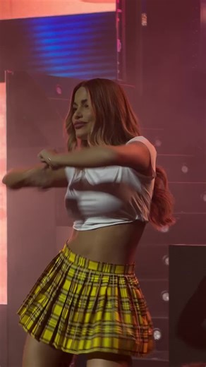 ΜΑΡΙΑ ΔΗΜΗΤΡΑ ⚓ Σαλπάρουμε για την Κορυφή! 🎶⭐ Καλώς ήρθατε στο @akivernitokaravi3, τον απόλυτο προορισμό για το ελληνικό live! Από τις μεγάλες πίστες 🔥 μέχρι τα πιο ψαγμένα bar clubs 🥂, φέρνουμε στην οθόνη σας: 🌟 Όλοι οι Καλλιτέχνες: Από τα μεγαλύτερα ονόματα μέχρι τα νέα ταλέντα που πρέπει να γνωρίσετε! 🎥 Exclusive Moments: Highlights και πλάνα που θα συζητηθούν! 🚢 Ο Κυβερνήτης & το Πλήρωμα: Εδώ, ο Καλλιτέχνης δίνει το ρυθμό και το Πλήρωμα (εσείς!) δίνει τον παλμό. 📢 🚀 Θέλεις να γίνεις 