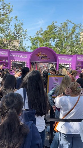 Miley Cyrus’ fans at the Hannah Montana 20th Anniversary Pop-up 💖 #mileycyrus #hannahmontana