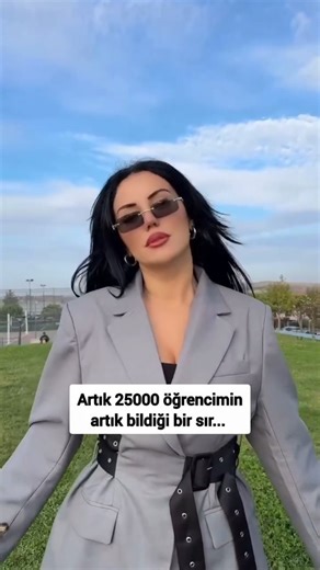 Çagla Aydoğdu Dil Akademisi on Instagram: "Eveeet 24 Ekim'de Türkiye'nin en başarılı ve memnun kalınan yetişkinler ilk seviye kampı başlıyoooor! Son 2 gün! Dünyanın en iyi İngilizceyi öğrenme yöntemi olarak literatürlerde yer alan CALLAN Method yöntemini binlerce öğrenci ile çalışarak geliştirdim ve zihinsel kodlama, vücut dili ile öğrenme, zihin haritaları gibi bana ait yöntemlerle metodu eşsiz hale getirerek, binlerce öğrencinin ilk dersten itibaren İngilizce konuşmasını sağladım.✅ ( bkz. öğre