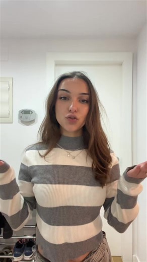 Videos de Lauraa (@laura.debenito) con “why - D. Valentino & Sneaky wh”