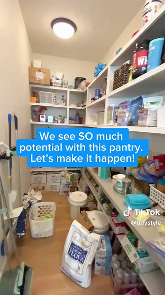 When we stepped into this pantry, we didn’t just see clutter… we saw a layout waiting to work better. A full Tidy Style transformation later, and everything has a home and a purpose 💙💙 #tidystyle #professionalorganizer #homeorganization