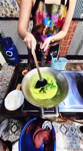 👨🏼‍🍳 A video from my student🫶🏼 #silomthaicookingschool IG: paul.kolb_