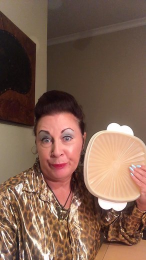 Like if your mom is like this #pattyandpatty #tupperware #italianamerican #italianmom #italiansdoitbetter #italiancheck #italianlife | Patty and Patty