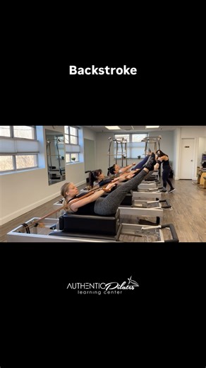 🌟Backstroke on the Reformer - There are many ways to introduce and teach Backstroke. - It’s best to first teach it on the Mat or Cadillac so clients learn the movement of the exercise before trying it on the Reformer holding the handles. - Next you can transition to the Reformer, practice without the handles before doing it the ideal way. - Há muitas maneiras de introduzir e ensinar o Backstroke. - É melhor ensiná-lo primeiro no Mat ou Cadillac para que os clientes aprendam o movimento do exerc