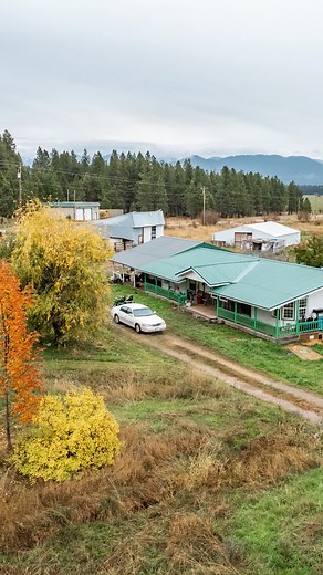 🌳 58 ACRES JUST LISTED IN CUSICK 💰 NOW LISTED AT $525,000 📍 1691 Cusick Meadows Rd, Cusick WA 99119 Sitting on 58 acres this 3 bed 2 bath double wide house is ready for you to call it home. Home features a large primary bedroom with en-suite bath & walk-in closet. At just a little over 1900sqft this floor plan is nice and open with a formal dining room, living room and spacious kitchen with island, pantry, & plenty of cabinet space. The property perimeter is partially fenced, nearly 40 acres 