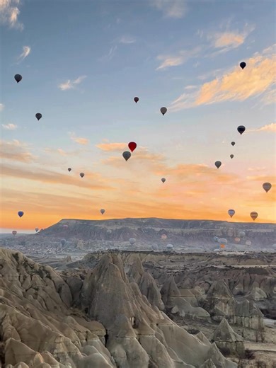 Super High Song 🎈 Hot Air Balloon Flying Over a Sunset Valley | Kids Song Short How high can we go? SUPER HIGH! 🎶🎈 In this fun YouTube Short, a colorful hot air balloon floats high above a beautiful valley at sunset while the Super High Song plays! This silly, high-pitch kids song is all about going higher and higher into the sky. Kids love looking up at the sky and imagining flying high in balloons, airplanes, and rockets. This short video captures that magical feeling of floating through th