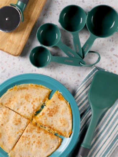 if it doesn’t stretch like this, I don’t want it #pyrex