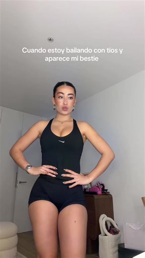 Lo que mola es bailar con tus amigas y no pienso discutirlo con NADIE !!!!