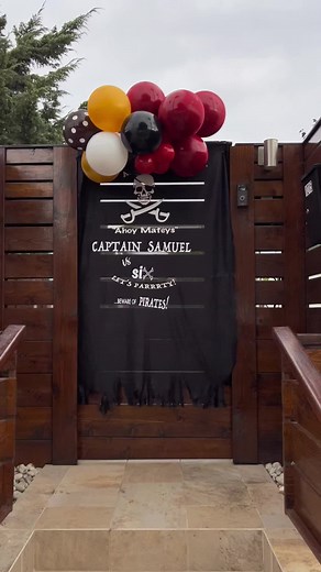 Pirate Themed Balloon Decorations for a Beach Party