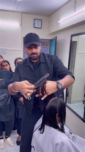 Hair Styling Course at Naitik’s Hair Academy