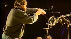 ALIEN 3 Behind-The-Scenes VFX Video Features Xenomorph Creature Rod Puppet in Action — GeekTyrant