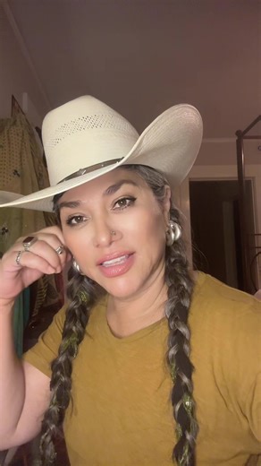 #conchadelalma #losinvasoresdenuevoleón #lalomora #snakecharmerthebellydancer