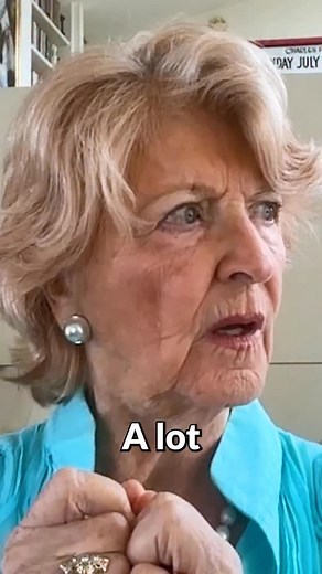 Fannie Flagg grew up in Birmingham, Alabama, where she had close family ties to the @irondalecafe, a restaurant that’s still serving fried chicken, creamed corn, and of course fried green tomatoes. The beloved local spot was run by her aunt, Bess Fortenberry, and served as inspiration for her 1987 novel Fried Green Tomatoes at the Whistle Stop Cafe, which she also adapted for the famous 1991 film. It was no accident that Fannie found success in the movie business. Both her father and grandfather