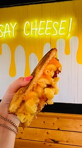 Cheese? Yes, please! Big Cheezy’s new brick-and-mortar has a menu full of it 🧀🥪🍅 The sandwich spot, which got its start as a Tigerland food truck, opened to a crowd of eager and hungry customers at the beginning of the month. We stopped by to see what all the hype was about and get a taste of its gooey cheese pulls, steamy mac and cheese, toasty melts and more. Here’s what we got our hands on 👇 🧀: Mac N’ Cheezy sandwich with four cheese Mac N’ Cheese, cheddar and bacon 🌿: Turkey Pesto sand