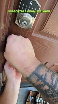 Using the old card trick. #locksmith #mobilelocksmith #lockout #beaumontca