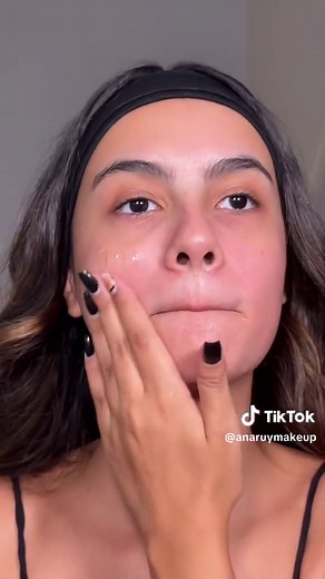 Testando a linha de maquiagem do Ursinho Pooh