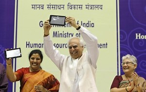 India announces $35 tablet computer to help lift villagers out of poverty