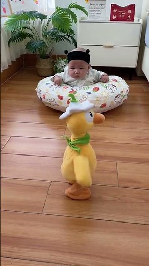 #The Talking Duck, a popular toy that teaches children to sing and mimic speech #Singin