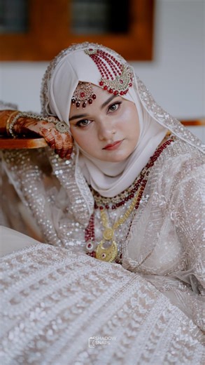 ADILA RAHMAN | Malappuram Makeup Artist on Instagram: "Bridal Hijab Tutorial 💟 Bridal hijab rolling video, bridal hijab tutorial, bridal hijab rolling tutorial #bridalhijabtutorial #bridalhijab #bridalhijabstyling #bridalhijabsetting #hijabibride"