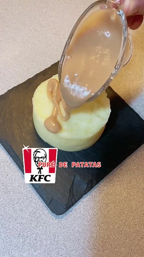 Puré de Patatas con Salsa Gravy Estilo KFC