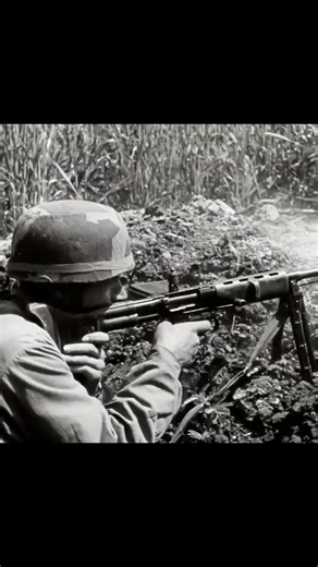 Fallschirmjägergewehr 42 in Action #ww2