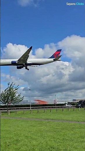 Stunning Arrival of Delta's Airbus A330-300 from Atlanta, GA | Heathrow Plane Spotting 🌅✈️