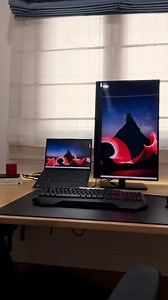 Copy: ↕ or ↔? Tell us your desktop direction below ⬇ | Lenovo UK and Ireland