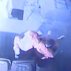 WATCH: Two jail inmates escape by hiding in trash bins! Police in Kentucky say one of the #TrashCanBandits led them on a high-speed pursuit before he was recaptured. Full story: https://cbsloc.al/2OI4HQD | CBS LA