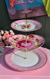Homemade Tiered Cake Stand | The Cake Boutique