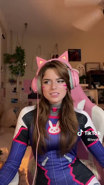 Hannah Owo DVA Cosplay Showcase