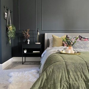 33  Green and Black Bedroom Ideas That Utterly Delight in 2025