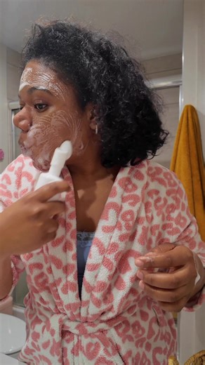 ECLORA Skincare: Pwòp po w, sanble yon zetwal