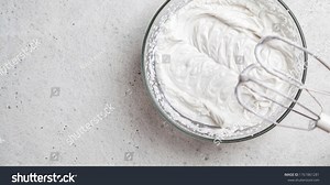 Vegan Whipped Cream: The Perfect Plant-Based Dessert Topping!