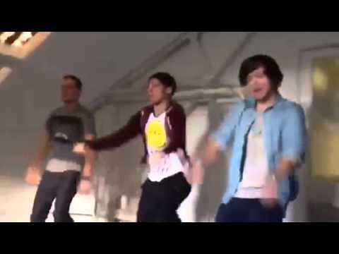 One Direction - Liam Louis & Harry dancing C'mon C'mon