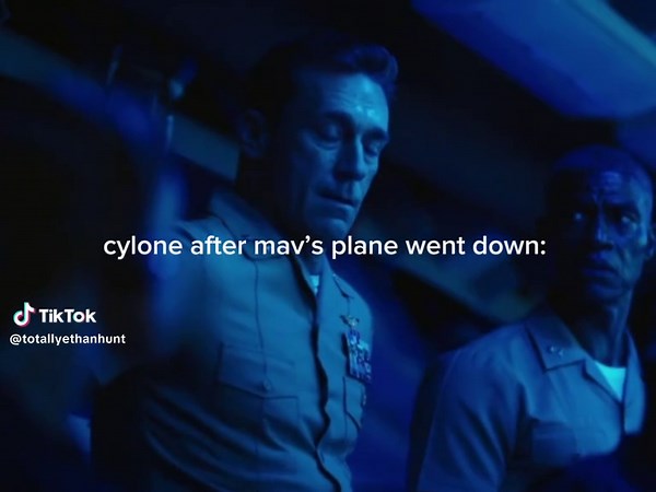 inspired by @-ˋˏ ✈ ﾟ. video (i saw it five minutes ago and had to create it bc this meme never gets old) #topgunedit #petemitchell #tomcruise #topgun #topgunmaverick