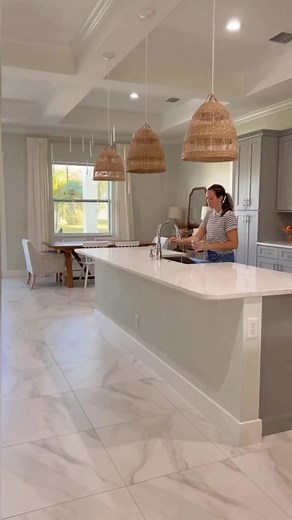 Want to guess how much this cost me?! 😏#fyp #homerenovationonabudget #homeimprovementprojects #diyproject #diyersoftiktok #momswhodiy #buildergradeupgrade #kitchenislandideas #kitchenislanddesign #kitchenislanddiy #transitionaldesign #budgetfriendlydiy