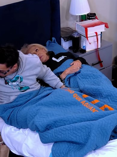 618K views · 25K reactions | #fblifestyle Esposa de Carlos Montesquieu se molesta con Laura Bozzo | Santiago Matías | Facebook