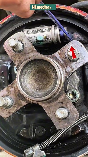 alternative way to install brake seals #tipsandtricks #ideas #tecnical #mechanic #tipsotomotif