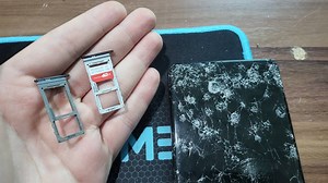 Galaxy S20 Ultra【AU】のシングル SIM スロットをデュアル SIM スロットに置き換えます。