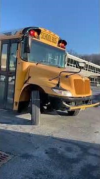 2009 IC CE 300 Backing Out and Leaving - 903