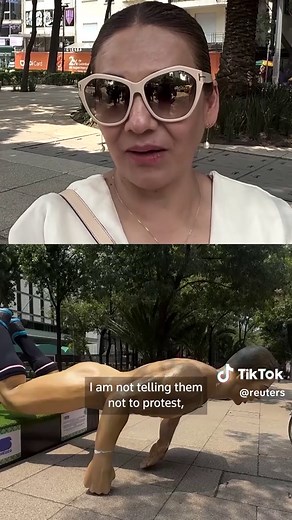 At least two FIFA World Cup sculptures installed along Mexico City's Paseo de la Reforma avenue were damaged during a protest led by teachers from the National Coordination of Education Workers, according to images from the scene and footage shared by national media. #protest #statue #fifaworldcup #mexicocity #mexico