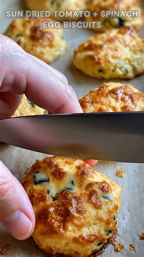 Eggs whisked. Fold in spinach, sun-dried tomatoes, garlic, cheese. Bake at 375°F for 22–25 minutes until fluffy, cheesy, and lightly golden with crisp edges. Ingredients ➤ 2 tsp olive oil ➤ ½ cup onion, diced ➤ 2 handfuls baby spinach, roughly chopped ➤ 1 large garlic clove, minced ➤ 6 eggs, lightly beaten ➤ ½ cup sun-dried tomatoes, rinsed patted dry FULLL Recipe in First Cօʍʍеոτ 👇👇 | Nessy Recipes